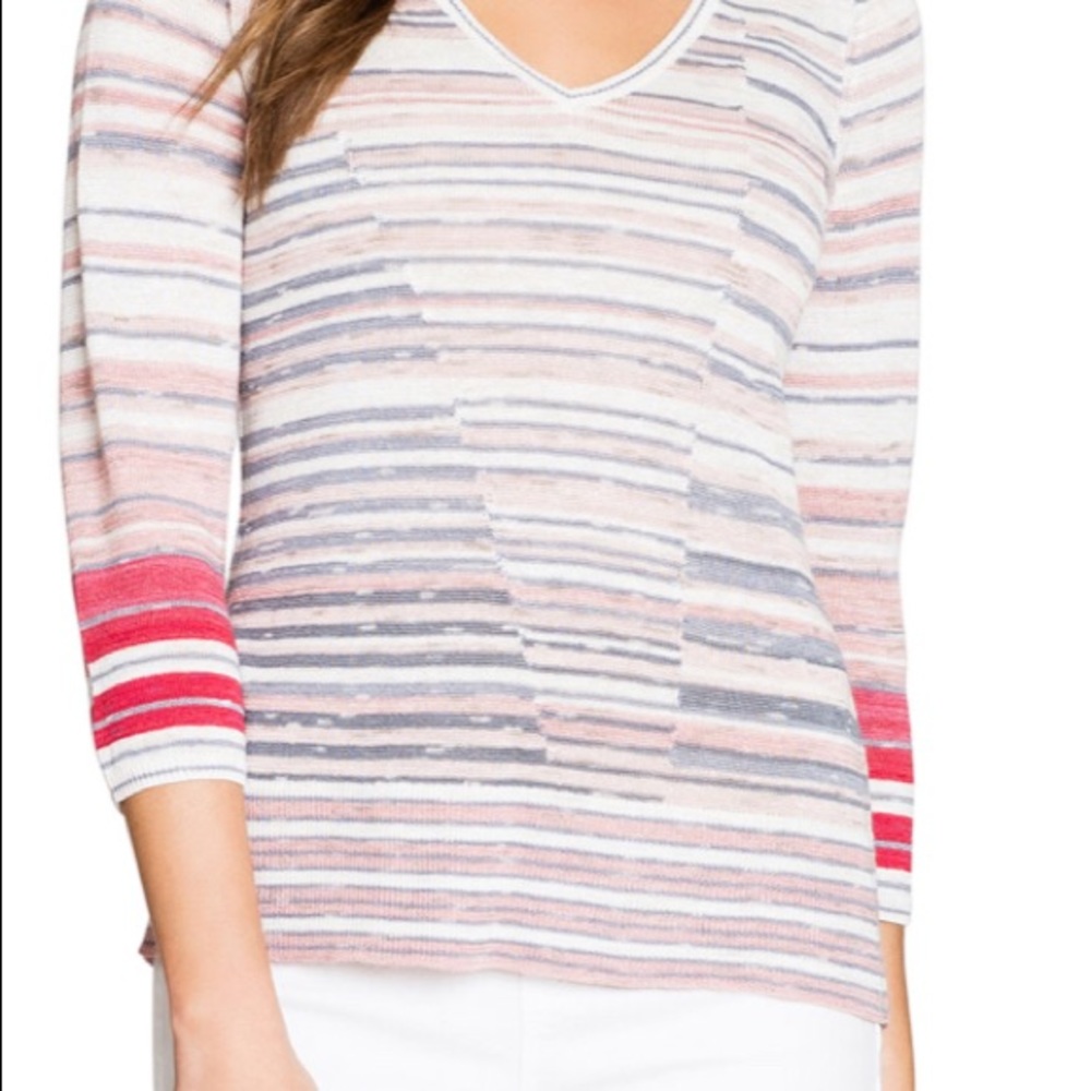 Nic + Zoe Skyline V-neck light linen sweater 1X